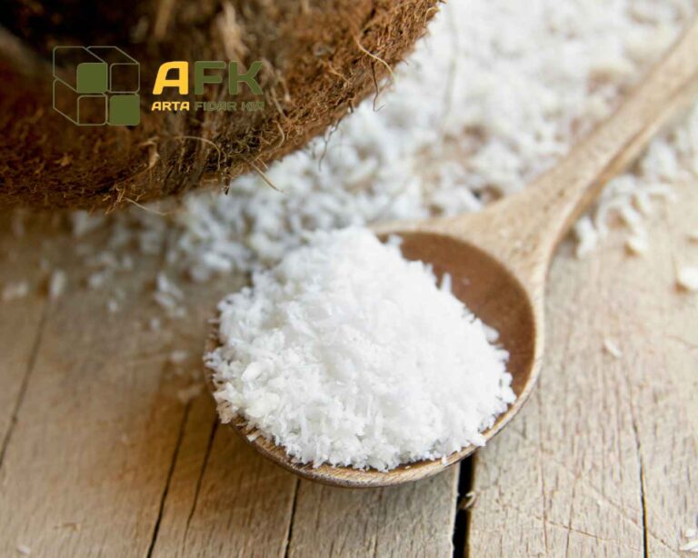 پودر نارگیل از گوشت نارگیل خشک‌شده و آسیاب‌شده تهیه می‌شود و به عنوان یک ماده غنی از چربی‌های مفید و فیبر، در صنایع غذایی، آرایشی و بهداشتی و دارویی کاربرد دارد. این پودر به دلیل داشتن طعم و عطر دلپذیر نارگیل، در انواع دسرها، شیرینی‌ها و نوشیدنی‌ها به کار می‌رود و به محصول نهایی بافتی نرم و طعم استوایی می‌بخشد.